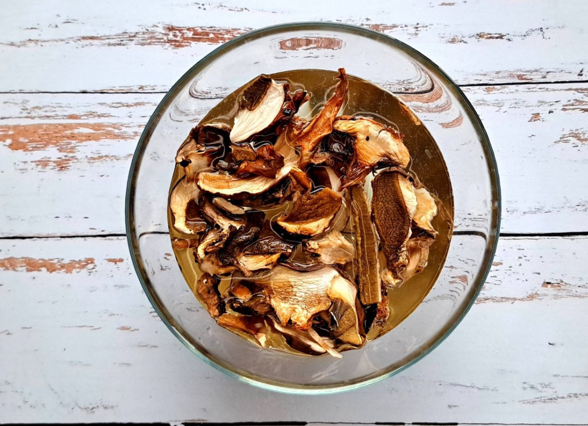 woda po moczeniu grzybów