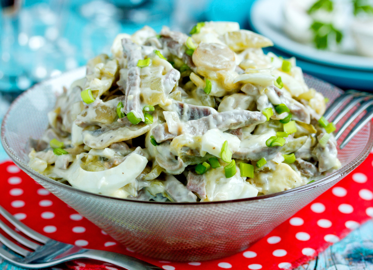 5-składnikowa sałatka pieczarkowa