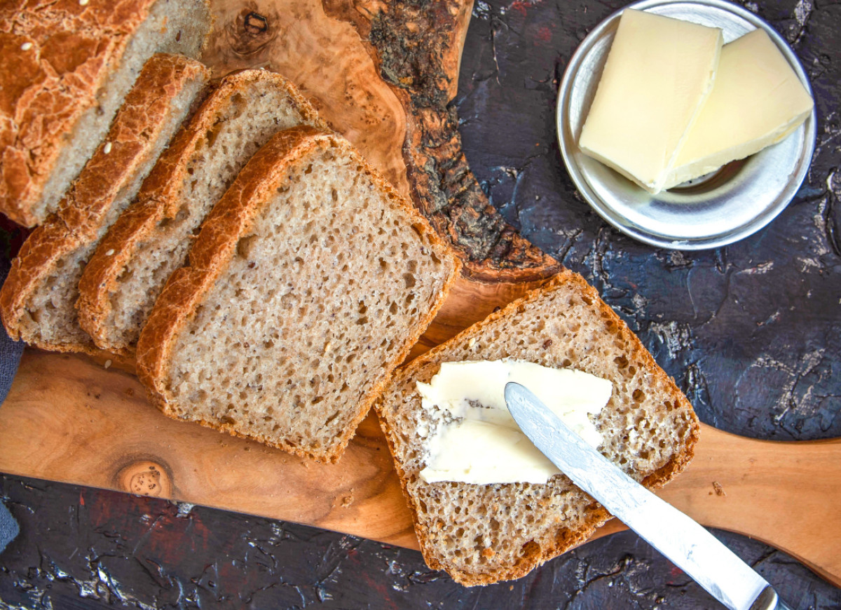 chleb z tymiankiem i czosnkiem