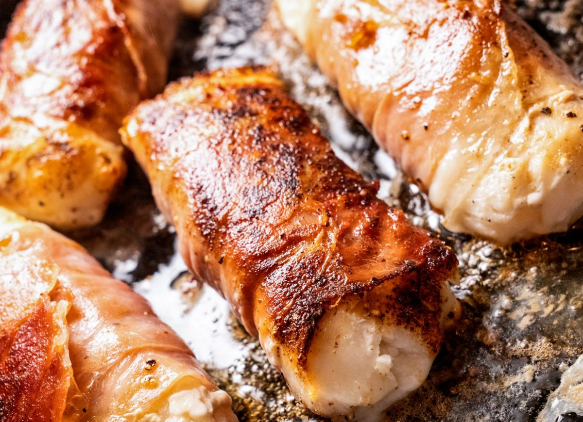 dorsz w szynce parmeńskiej