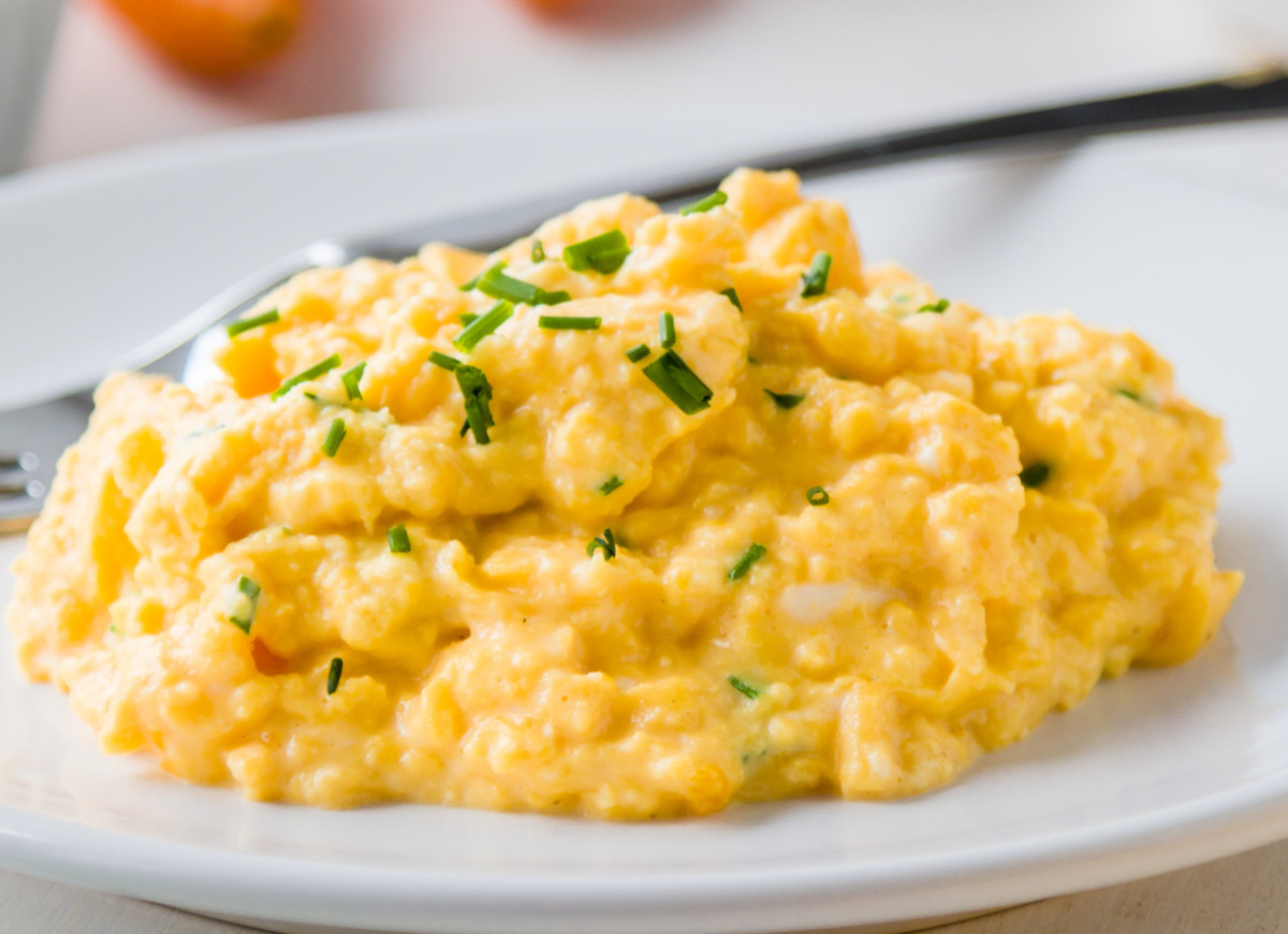 Jajecznica ze śmietanką