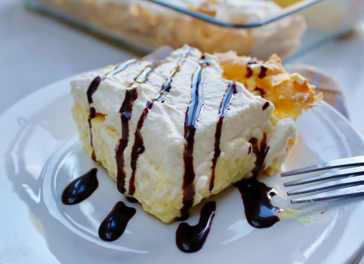 budyniowe ciasto z bitą śmietaną