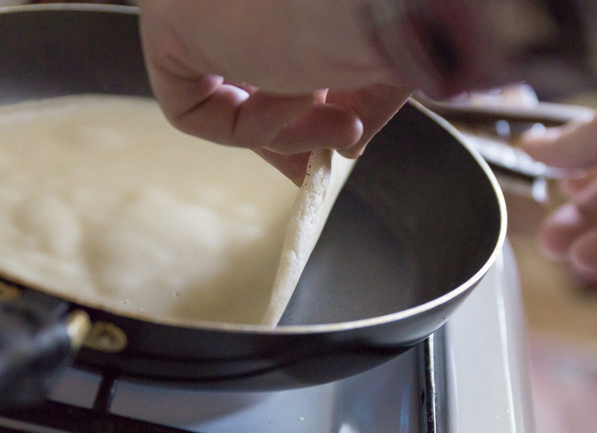 dodatek masła do ciasta naleśnikowego