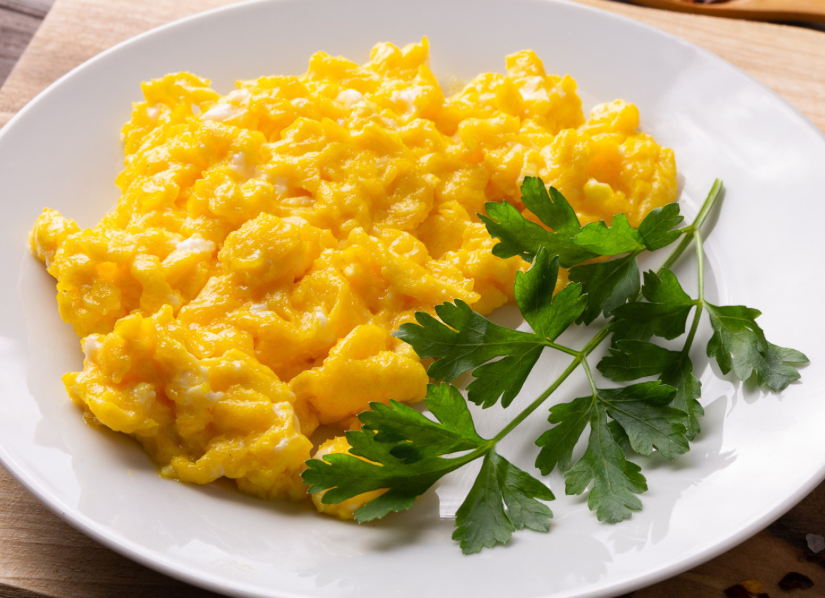 trik na jajecznicę z zimnym masłem