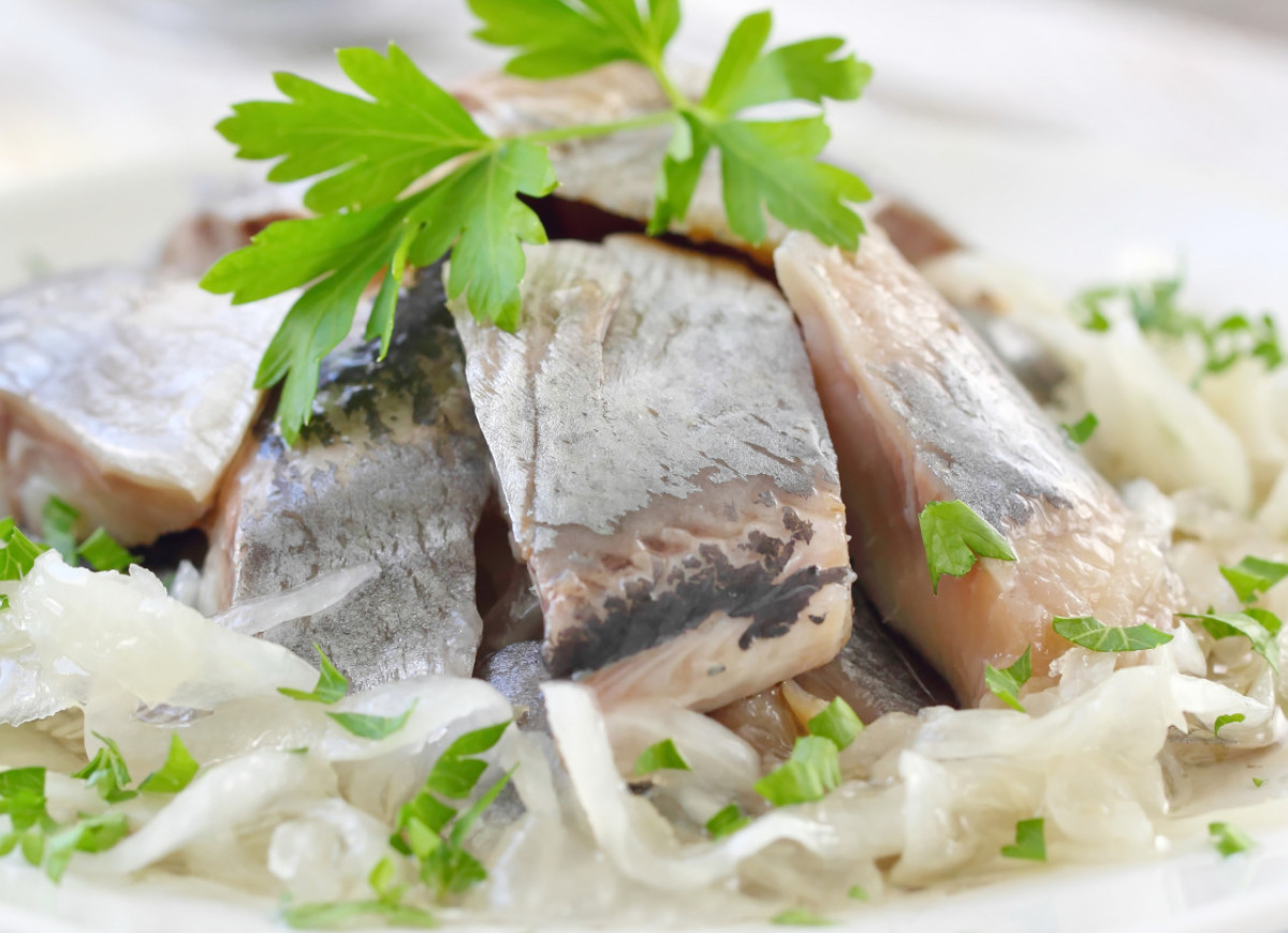 śledzie w sosie remulade