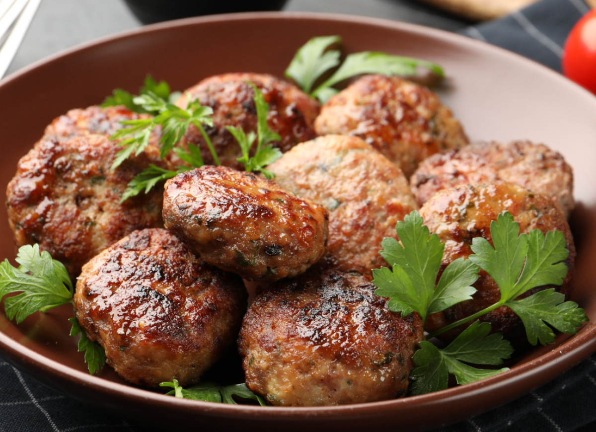 trik na soczyste mielone: dodatek jabłka