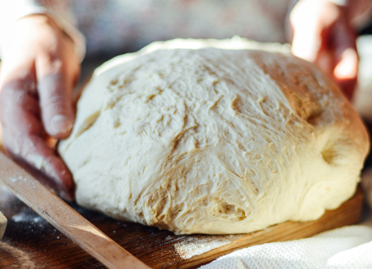 trik z zimnym mlekiem do ciasta drożdżowego