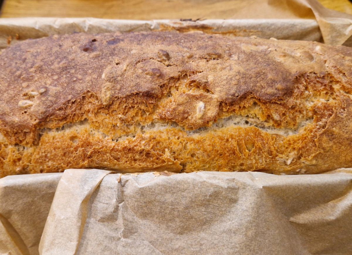 chleb orkiszowy z keksówki