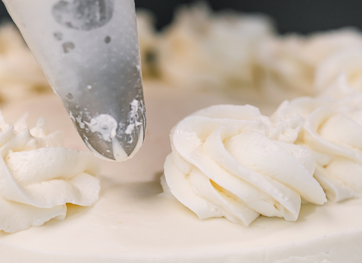 szwajcarski krem do tortów