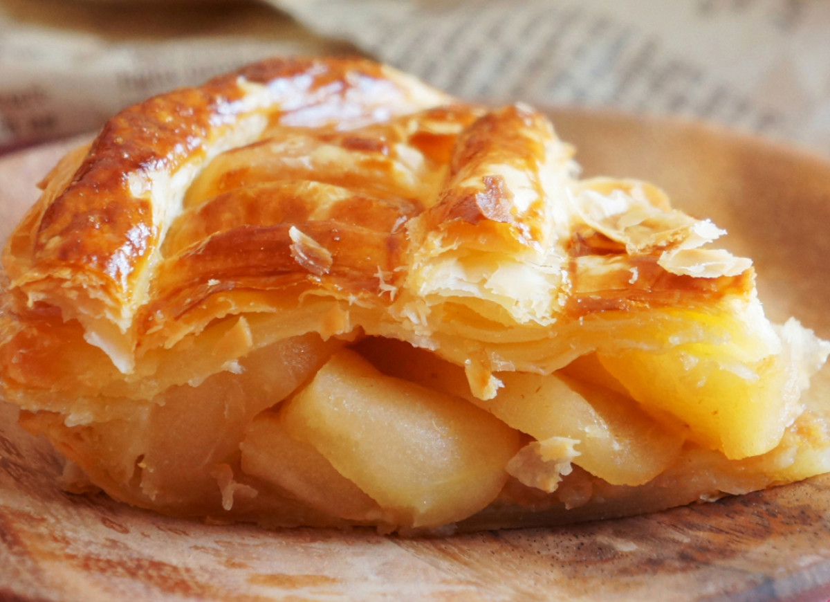 szybka szarlotka na cieście francuskim