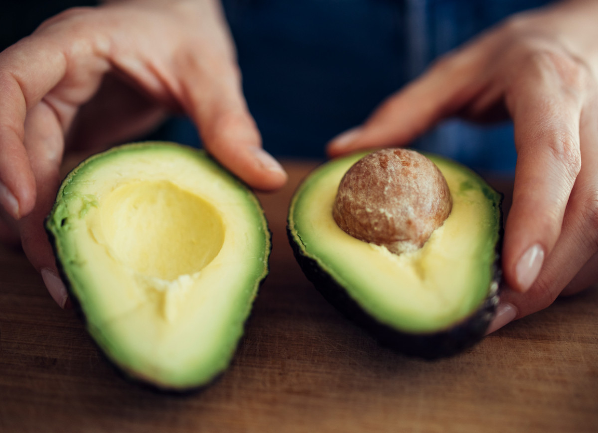 trik na krojenie awokado bez noża