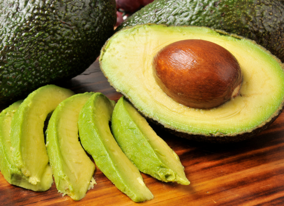 obieranie awokado