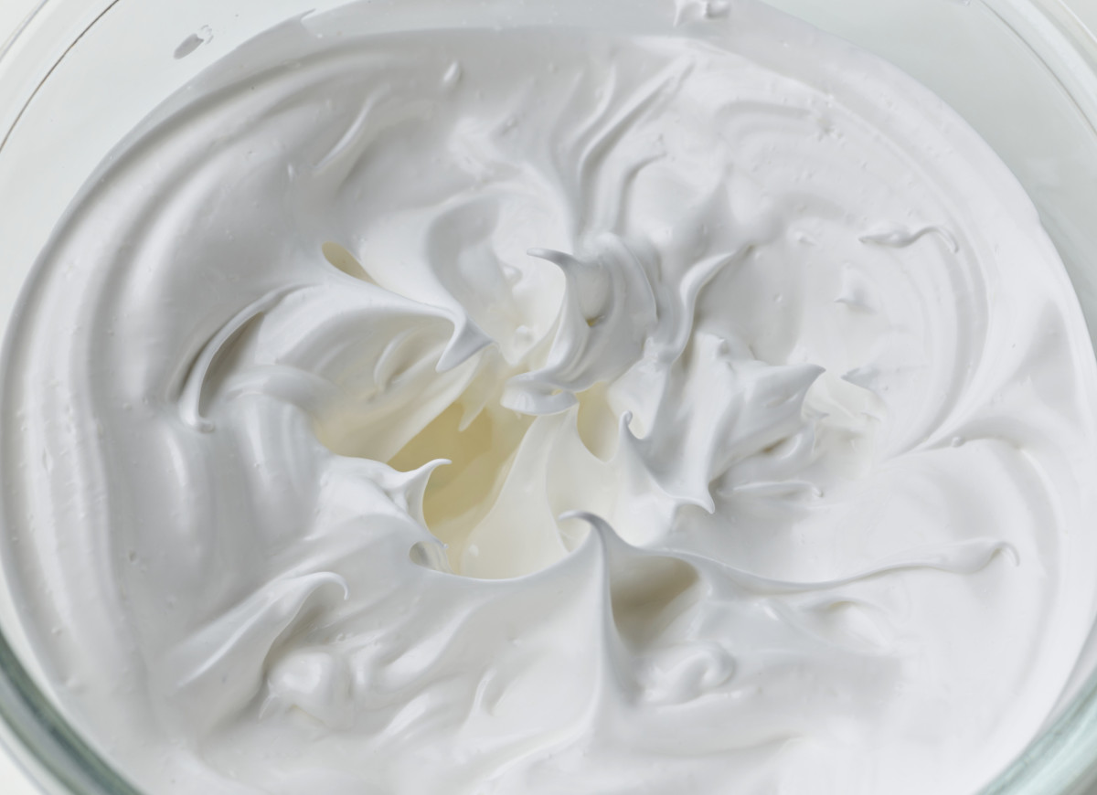 Piana z białek w słoiku