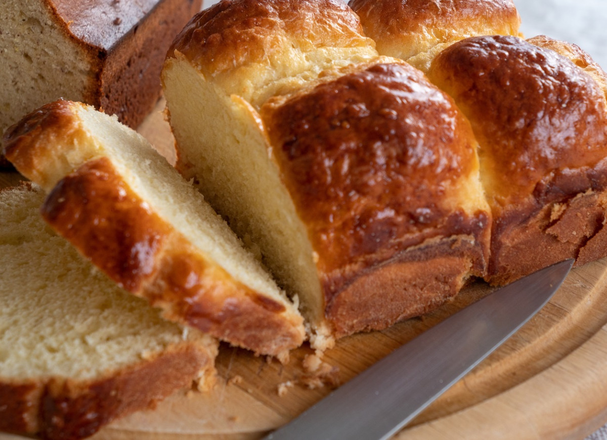 puszyste ciasto drożdżowe - maślana brioszka