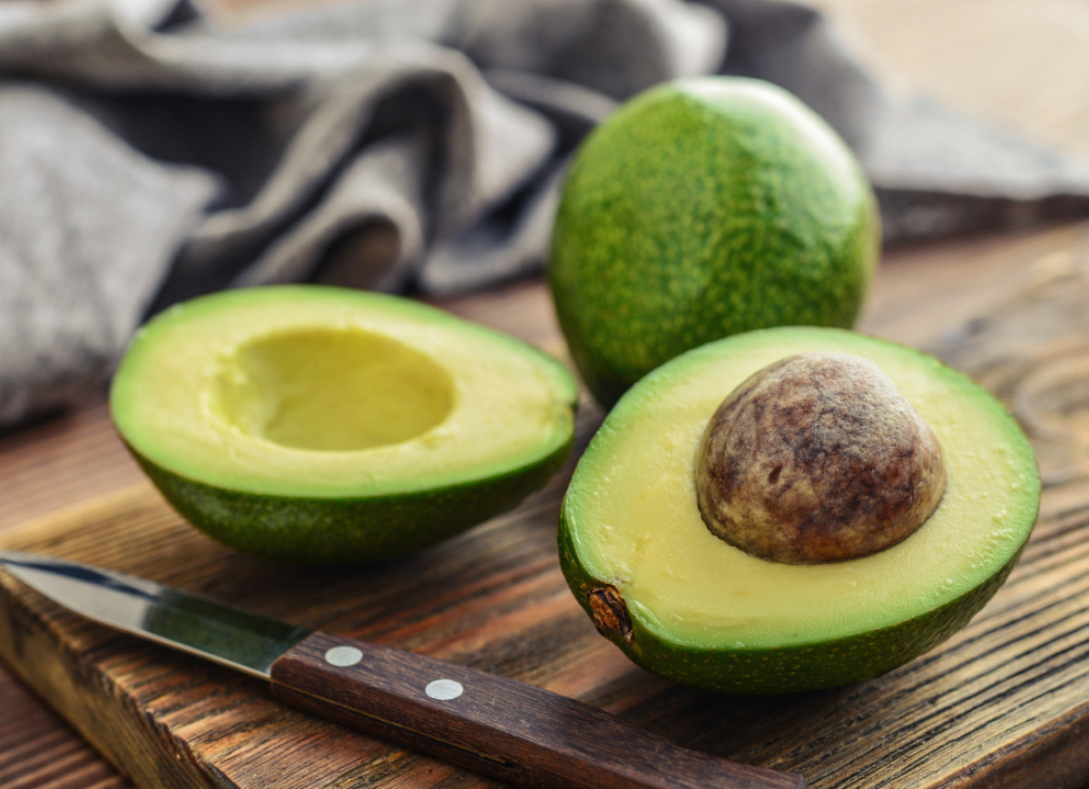 trik na szybsze dojrzewanie awokado
