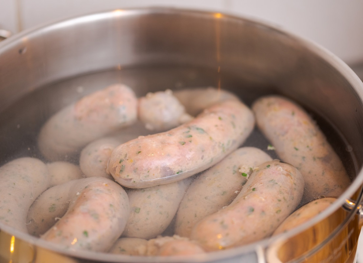 biała kiełbasa parzona