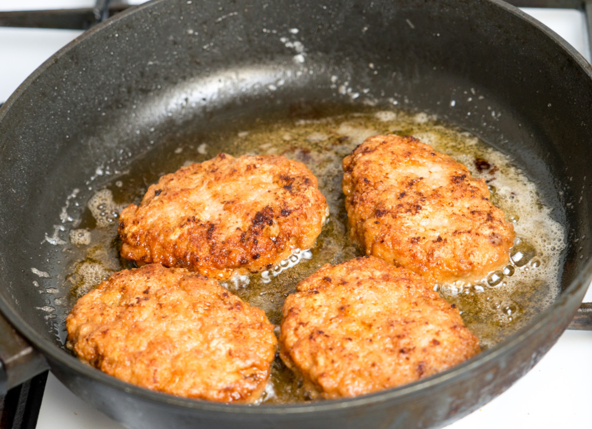 Kotlety mielone na patelni