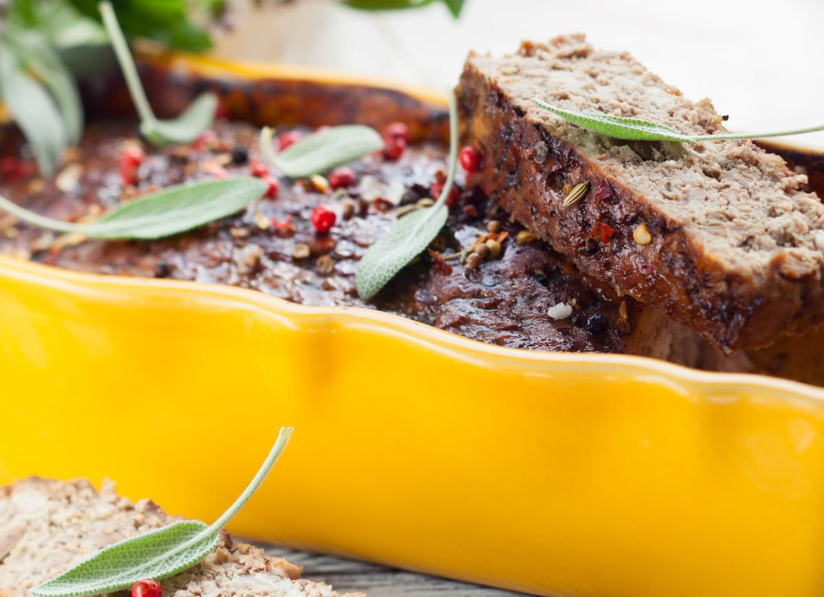 trik na wilgotny pasztet z chałką