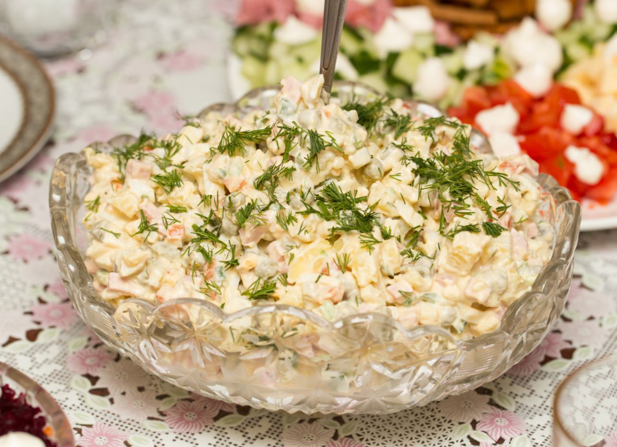 sałatka jarzynowa z warzyw na parze