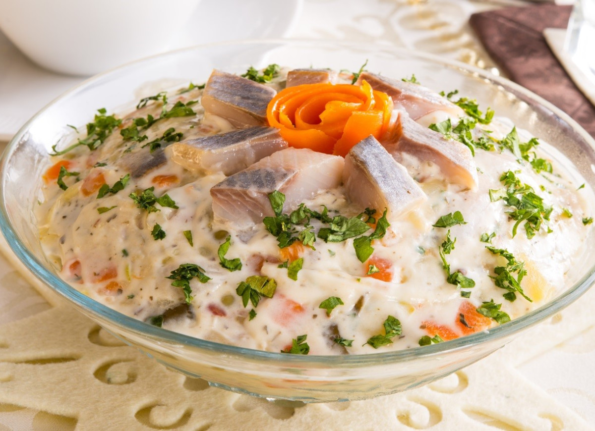 sałatka śledziowa na Wielkanoc