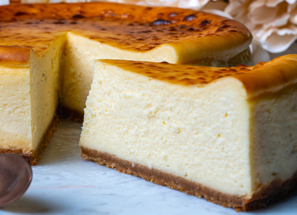 Sernik na bitej śmietanie