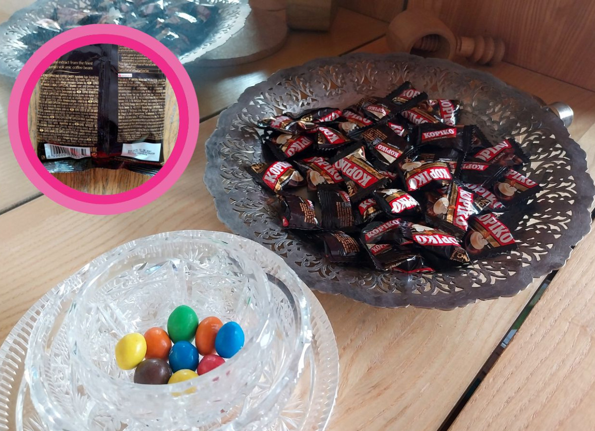 cukierki kopiko w kredensie