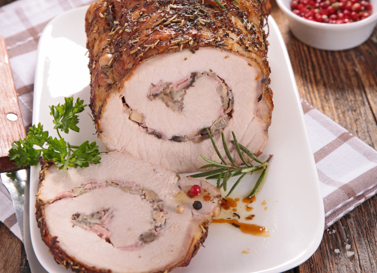 Schab faszerowany białą kiełbasą