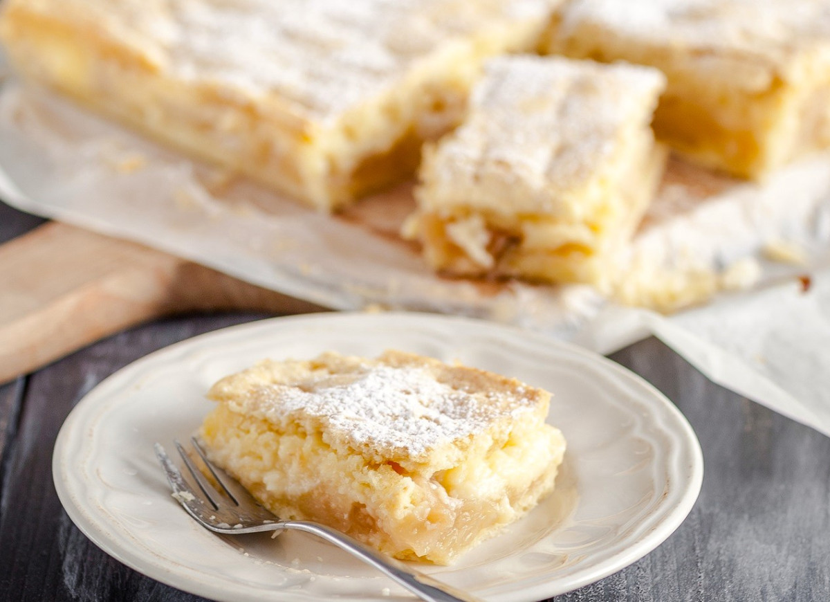 budyniowe kruche ciasto z jabłkami