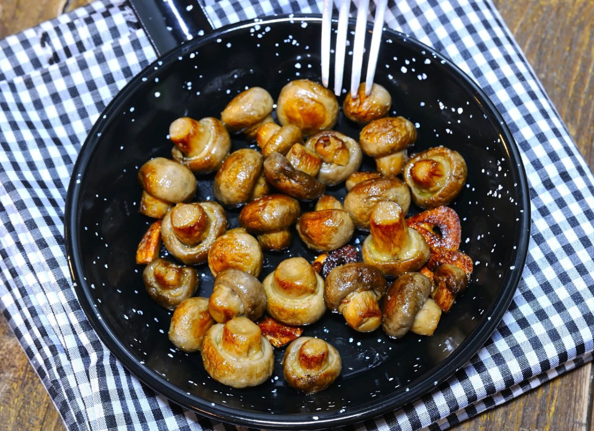 pieczarki smażone z kaszą manną