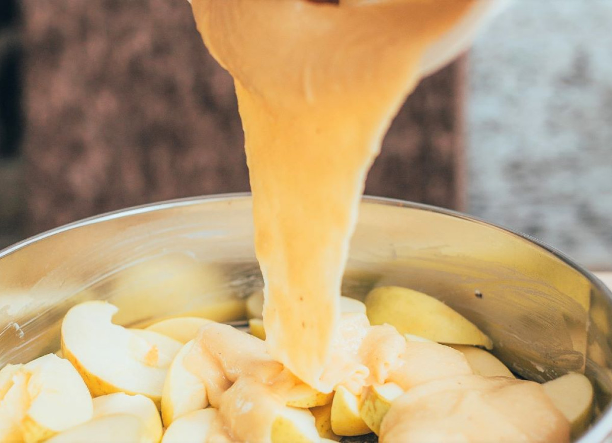 10-minutowa szarlotka bez wyrabiania