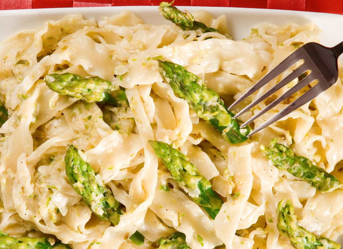 makaron ze szparagami w sosie gorgonzola