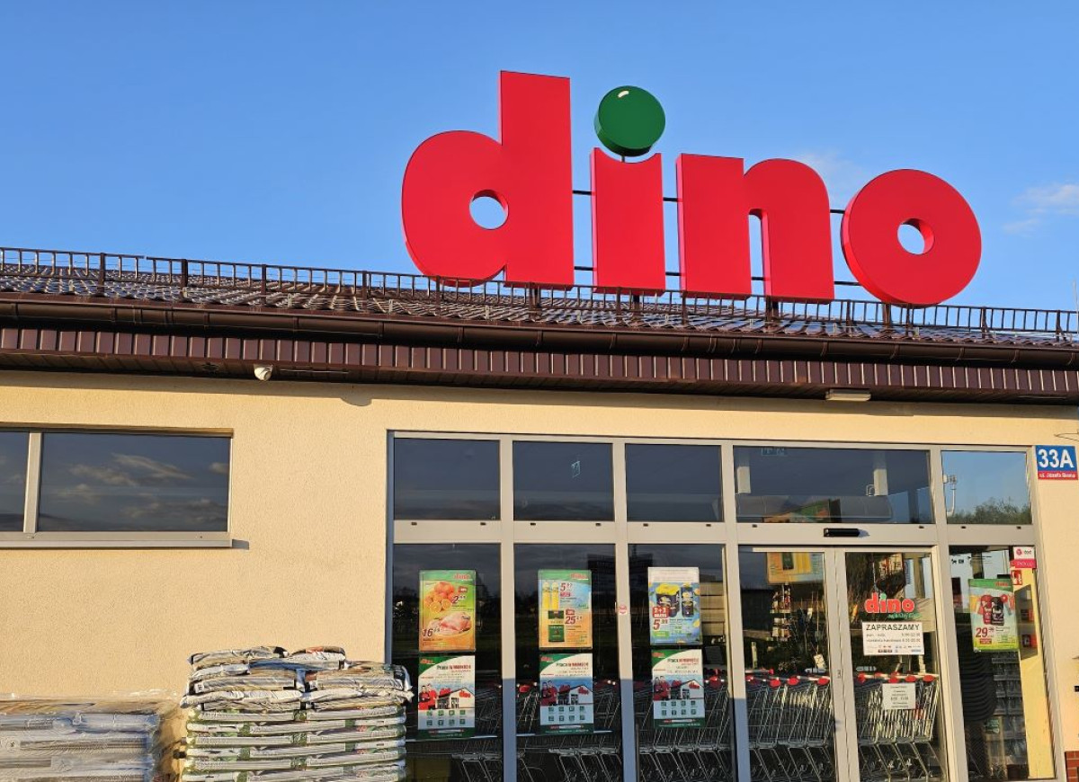 czereśnie, bób i morele w Dino
