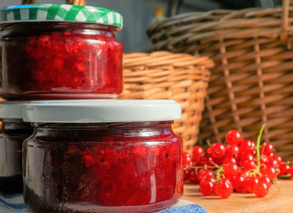dżem babci Marysi z czerwonej porzeczki