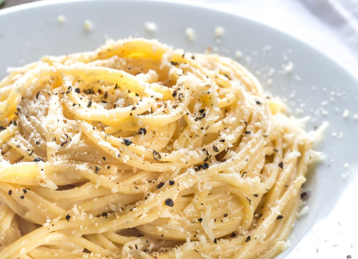 makaron cacio e pepe przez ściereczkę