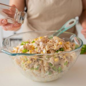sałatka makaronowa z tuńczykiem