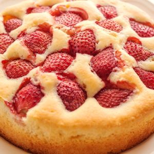 ciasto jogurtowe z truskawkami