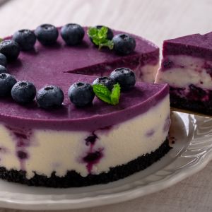 Sernik na zimno z borówkami