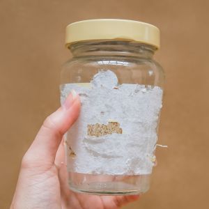 jak usunąć naklejkę ze słoika