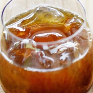 kawa z tonikiem i sokiem z granatu