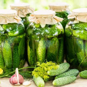 ogórki kiszone z imbirem