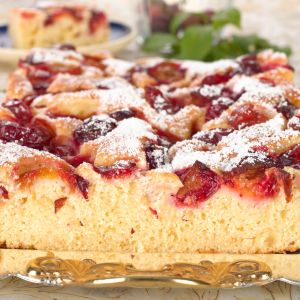 Maślane ciasto ze śliwkami