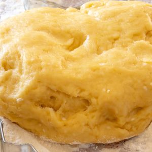 Kruche ciasto z gorącym masłem