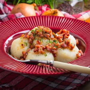 szwedzkie nadziewane kluski ziemniaczane