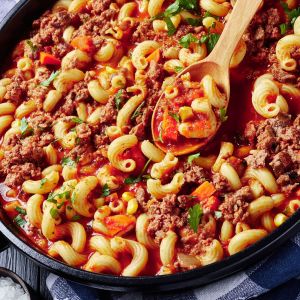 gulasz z makaronem (szybki, rozgrzewający)