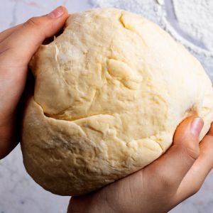 trik na ciasto drożdżowego bez brudzenia rąk