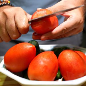 technika concasse do krojenia pomidorów