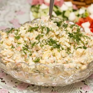 sałatka jarzynowa z warzyw na parze