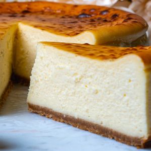 Sernik na bitej śmietanie