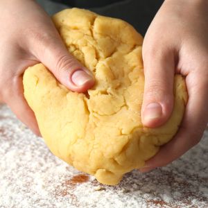 Kruche ciasto z jogurtem