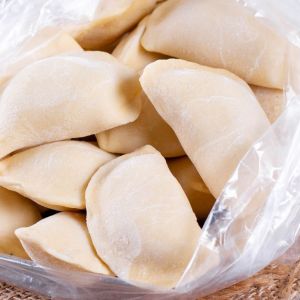 mrożone surowe pierogi